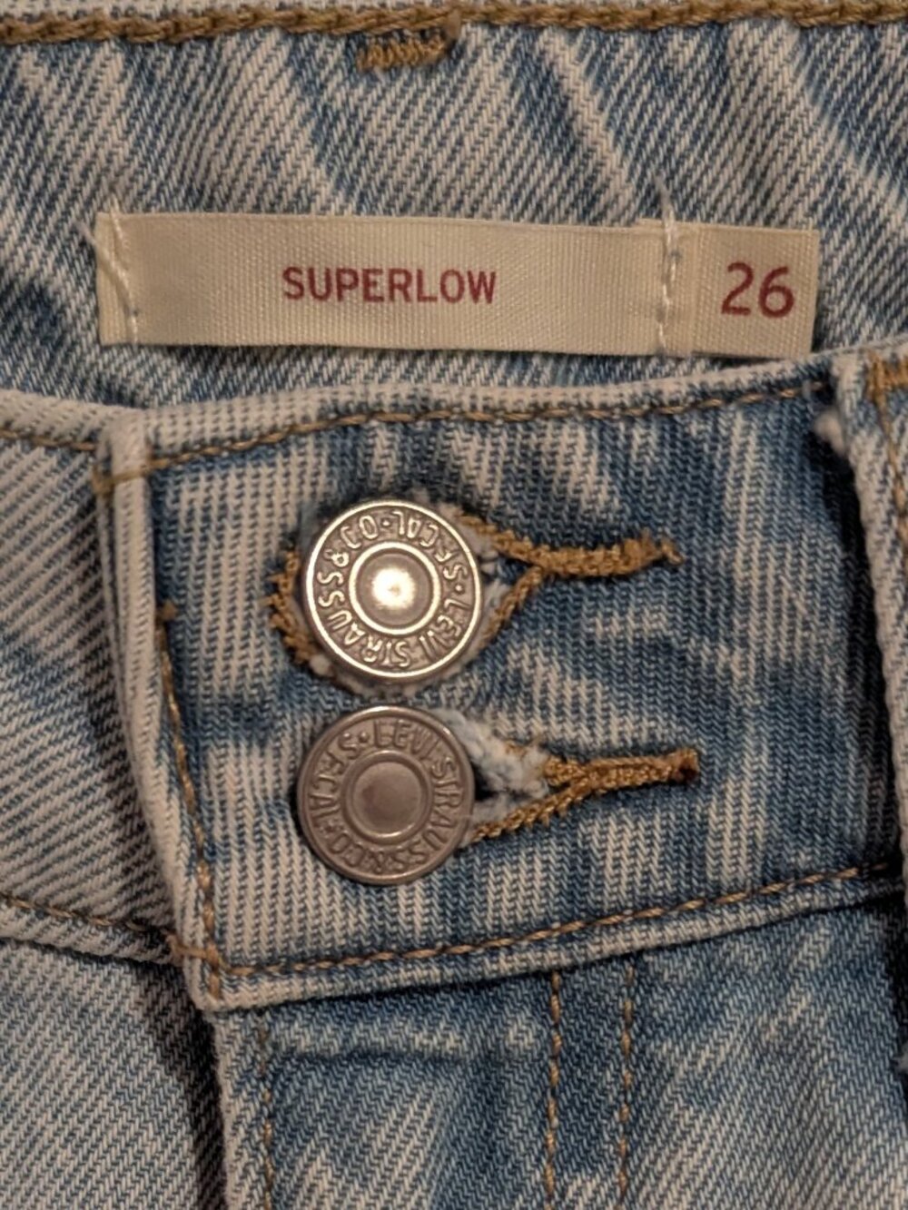 Levis superlow women's jeans - W26 L32 - Picture 3 of 3